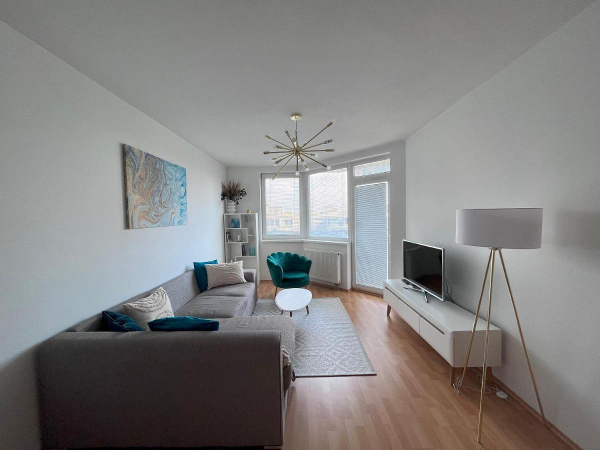 ברטיסלאבה 2 Room Apartment With Terrace, New Building, Jegeho מראה חיצוני תמונה