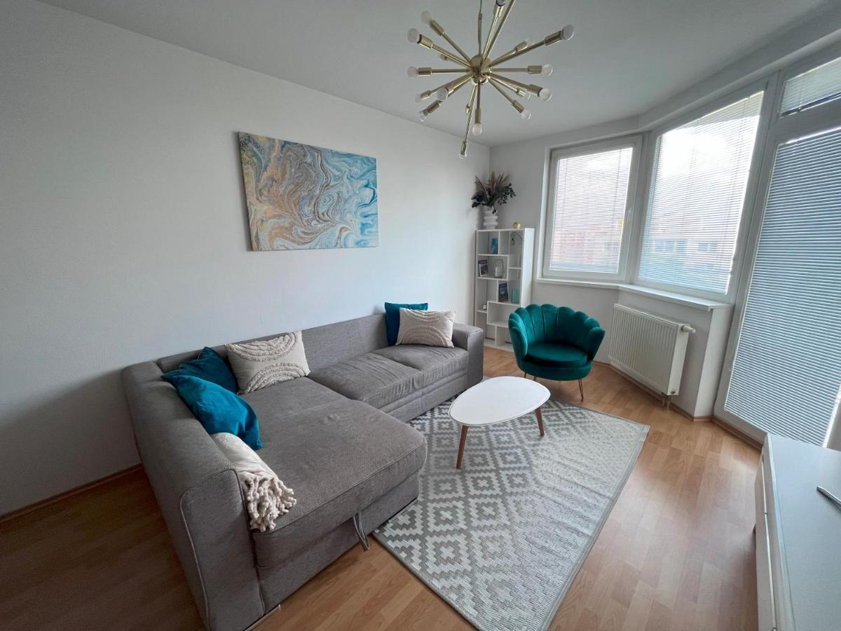 ברטיסלאבה 2 Room Apartment With Terrace, New Building, Jegeho מראה חיצוני תמונה
