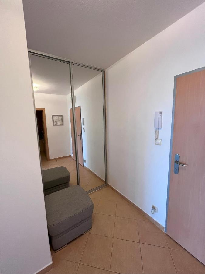 ברטיסלאבה 2 Room Apartment With Terrace, New Building, Jegeho מראה חיצוני תמונה